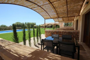 Wohnung mit Pool, Garten, Terrasse und Grill
